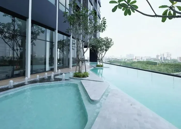 The Rich Rama 9 Luxury Apartment